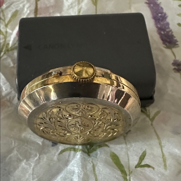 Vintage gold-tone Lucerne Swiss made - Picture 4 of 4